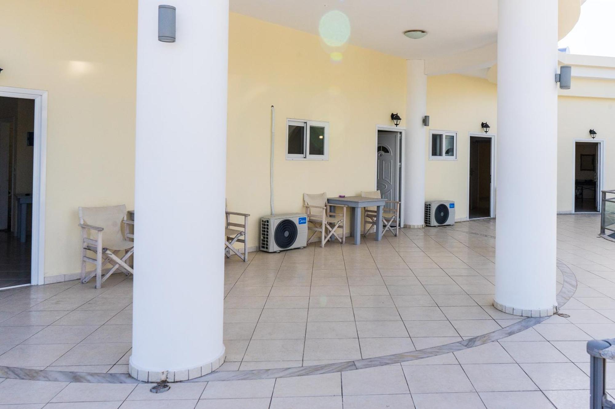 Laganas Strip Mall Apartments Exterior photo